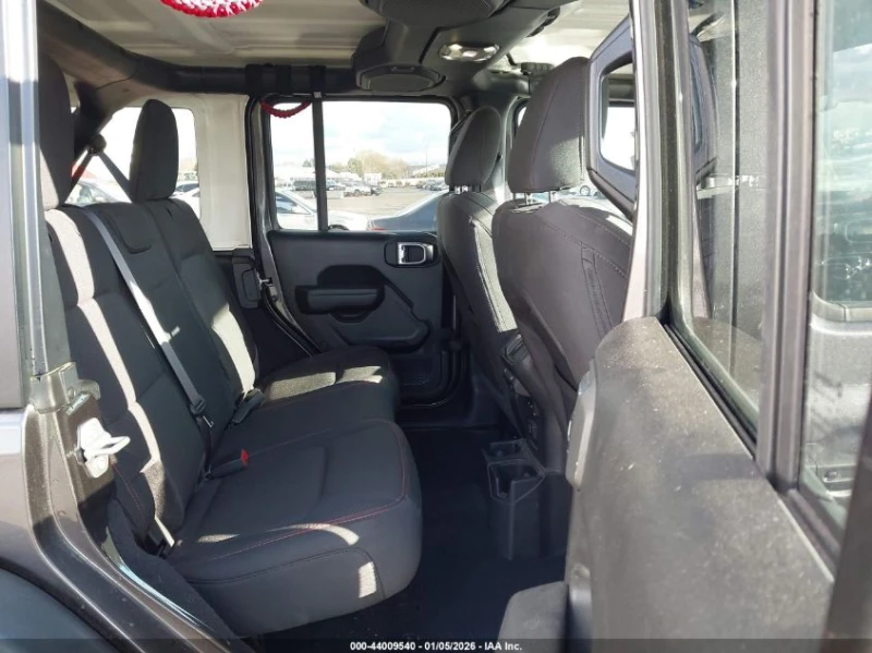 Jeep Wrangler 3.6l 4-Door Rubicon 4X4, снимка 8 - Автомобили и джипове - 53597785