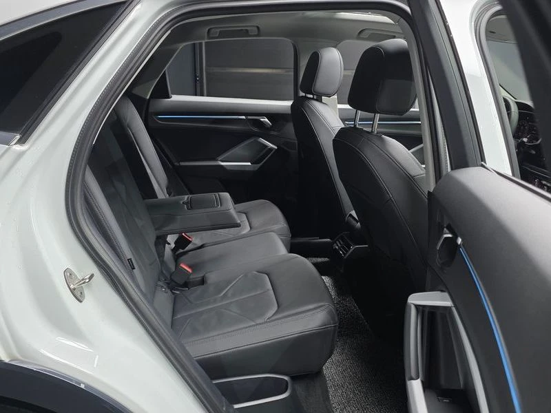 Audi Q3 40 TFSI Quattro| 190к.с.| ВКЛ.ТЕХНОТЕСТ, снимка 11 - Автомобили и джипове - 55318817
