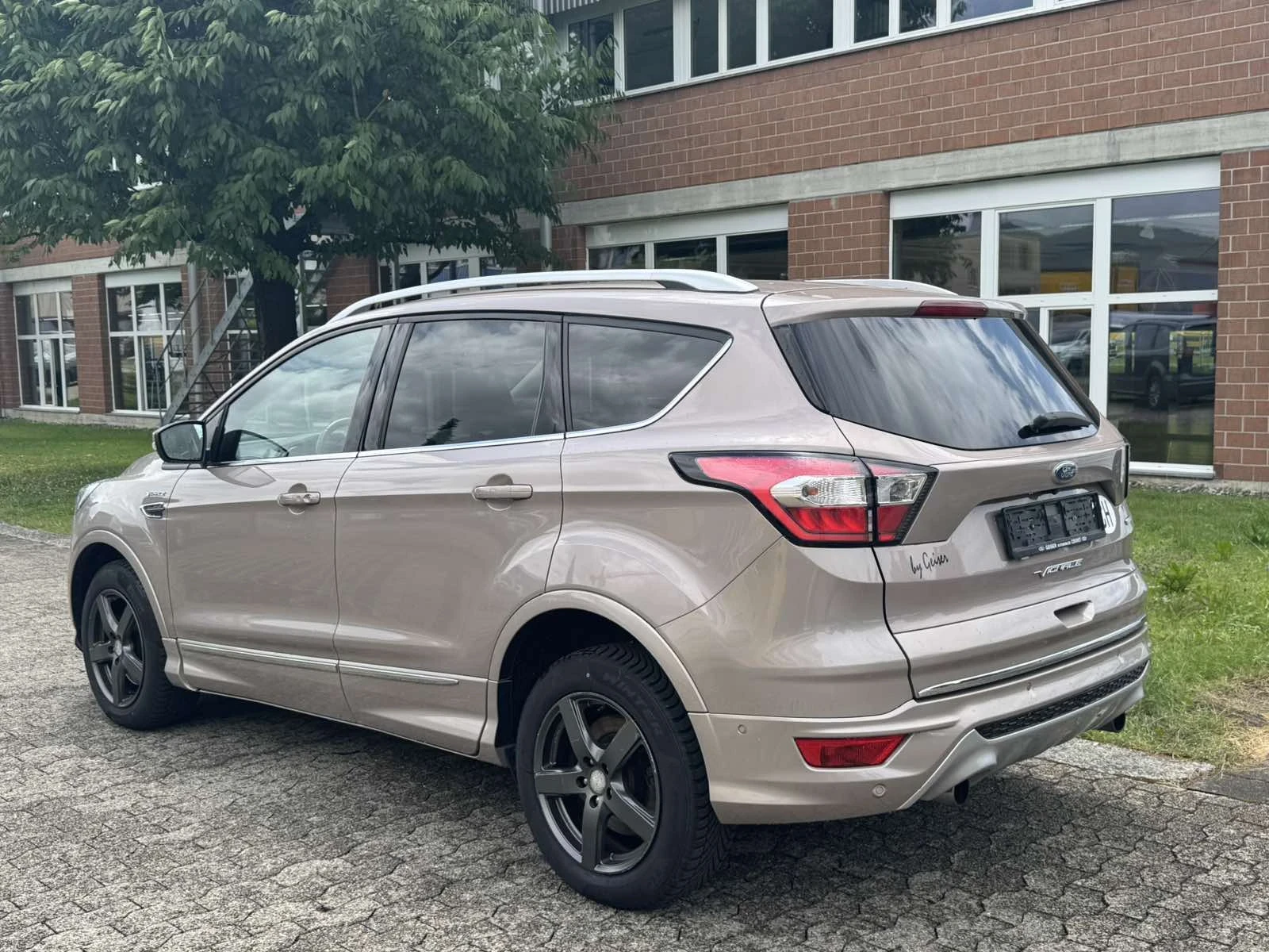 Ford Kuga 1.5 SCTI VIGNALE 4WD Automat - изображение 4