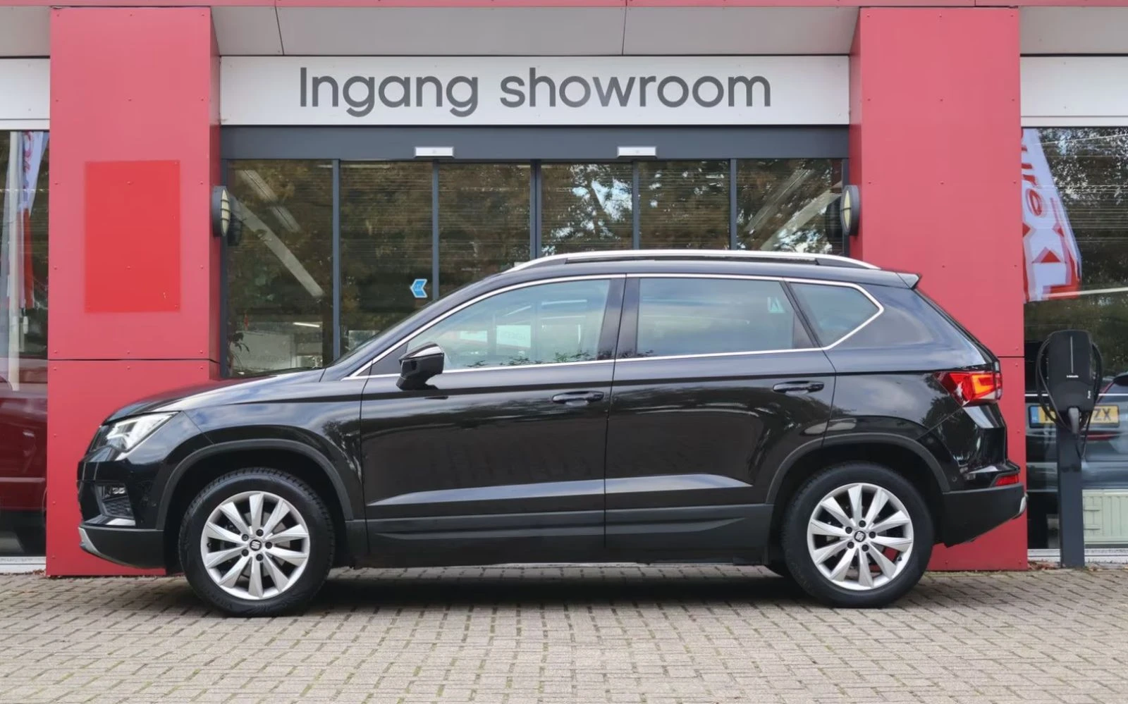 Seat Ateca  1.5 TSI FACELIFT LED ACC NAVI EURO 6 - изображение 2