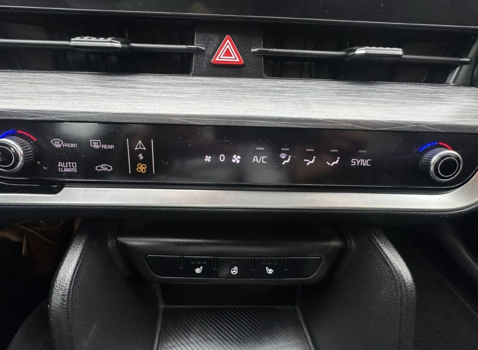 Kia Sportage 1.6 CRDI 6MT PULSE.KAMERA.NAVI.LED - изображение 8