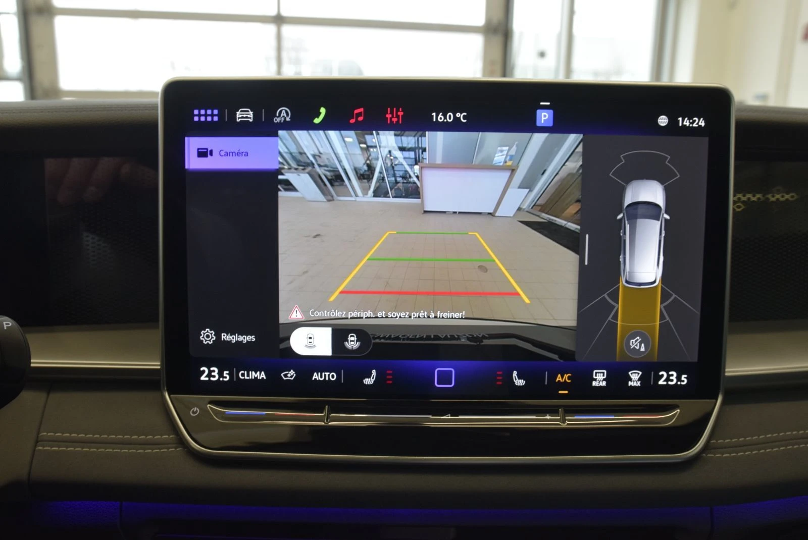 VW Tiguan Comfortline + Black Package | Цена до България, снимка 11 - Автомобили и джипове - 54080830