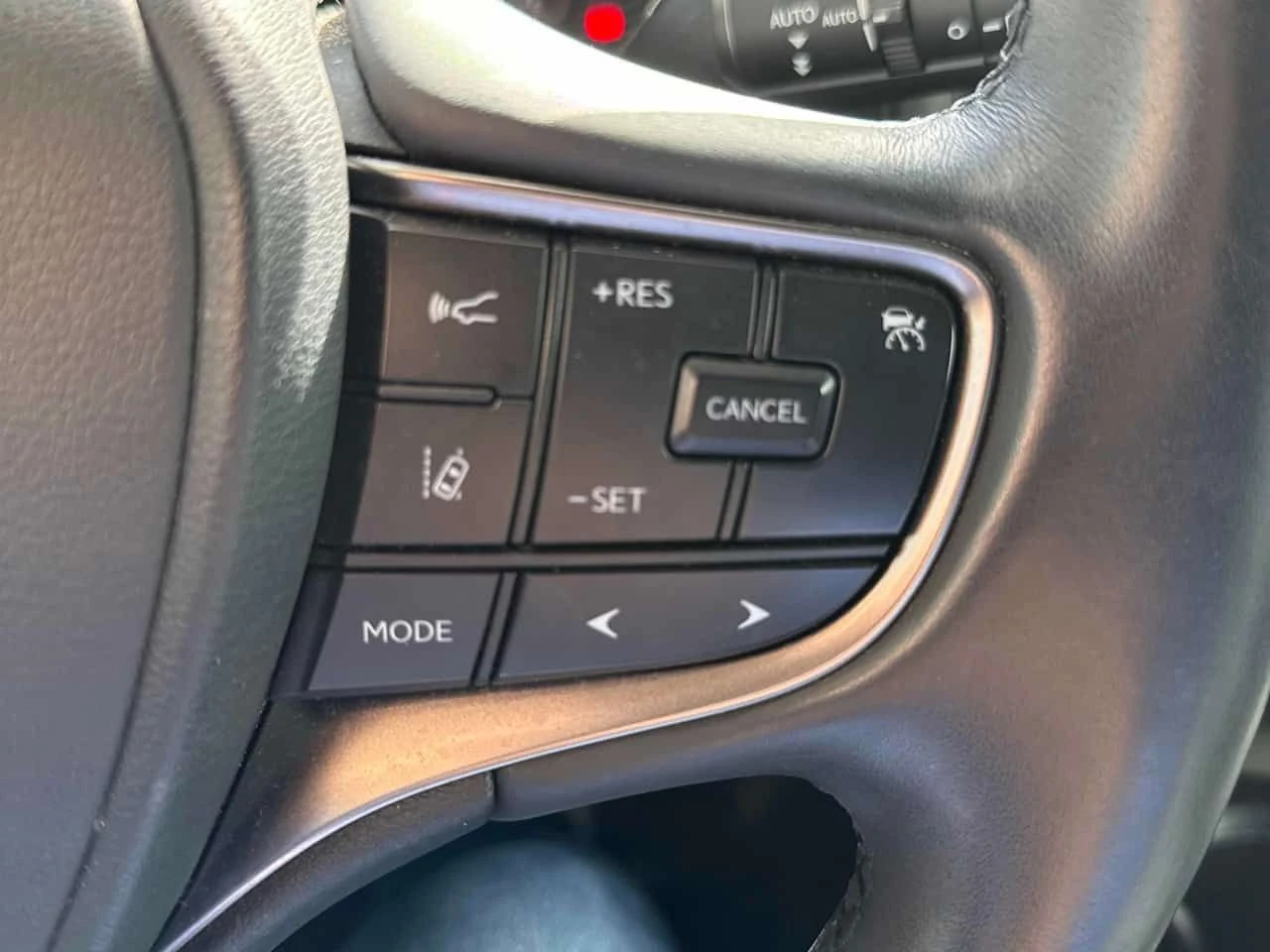 Lexus UX 250h  CARFAX, снимка 11 - Автомобили и джипове - 54148565