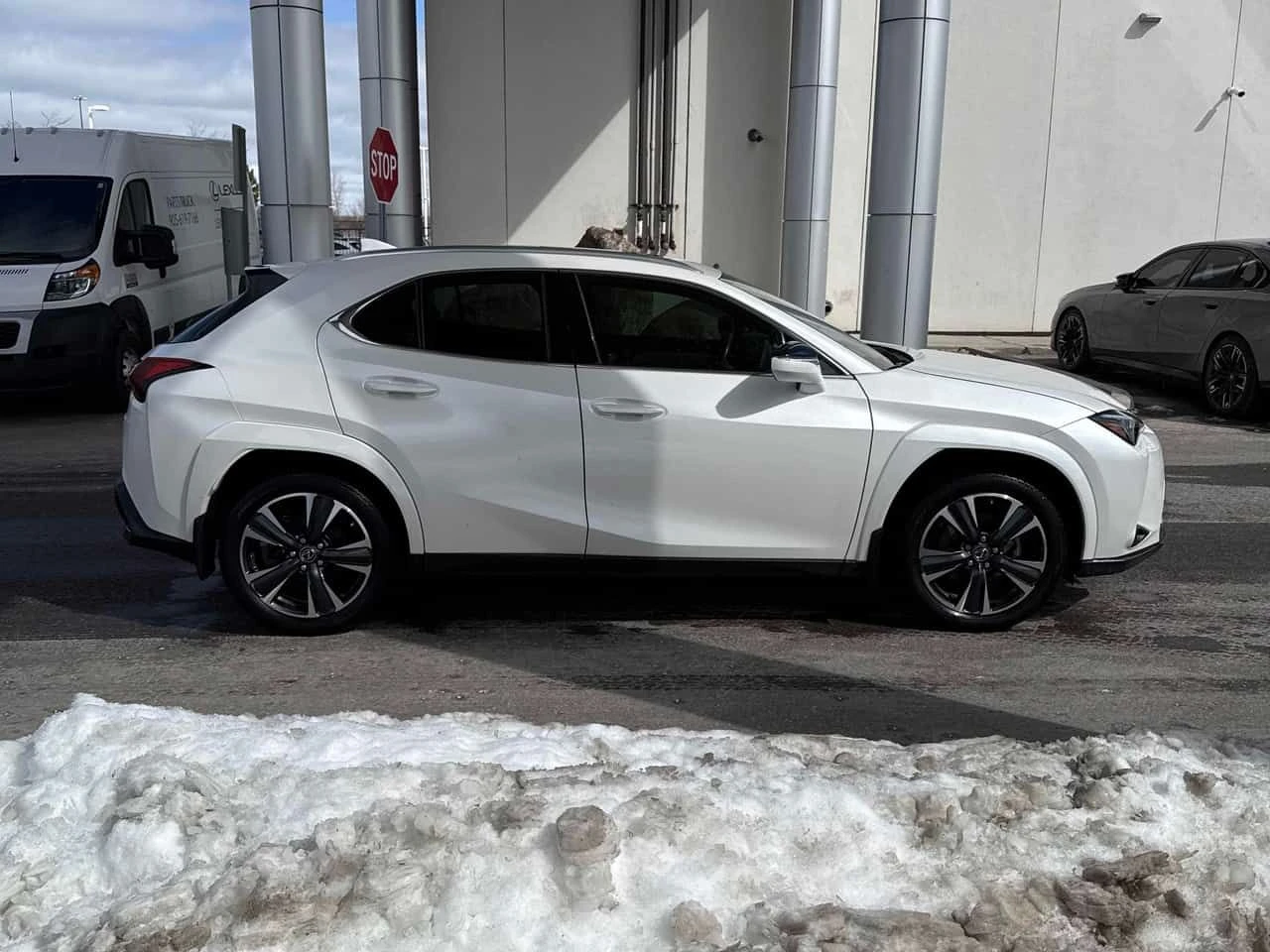 Lexus UX 250h  CARFAX, снимка 3 - Автомобили и джипове - 54148565