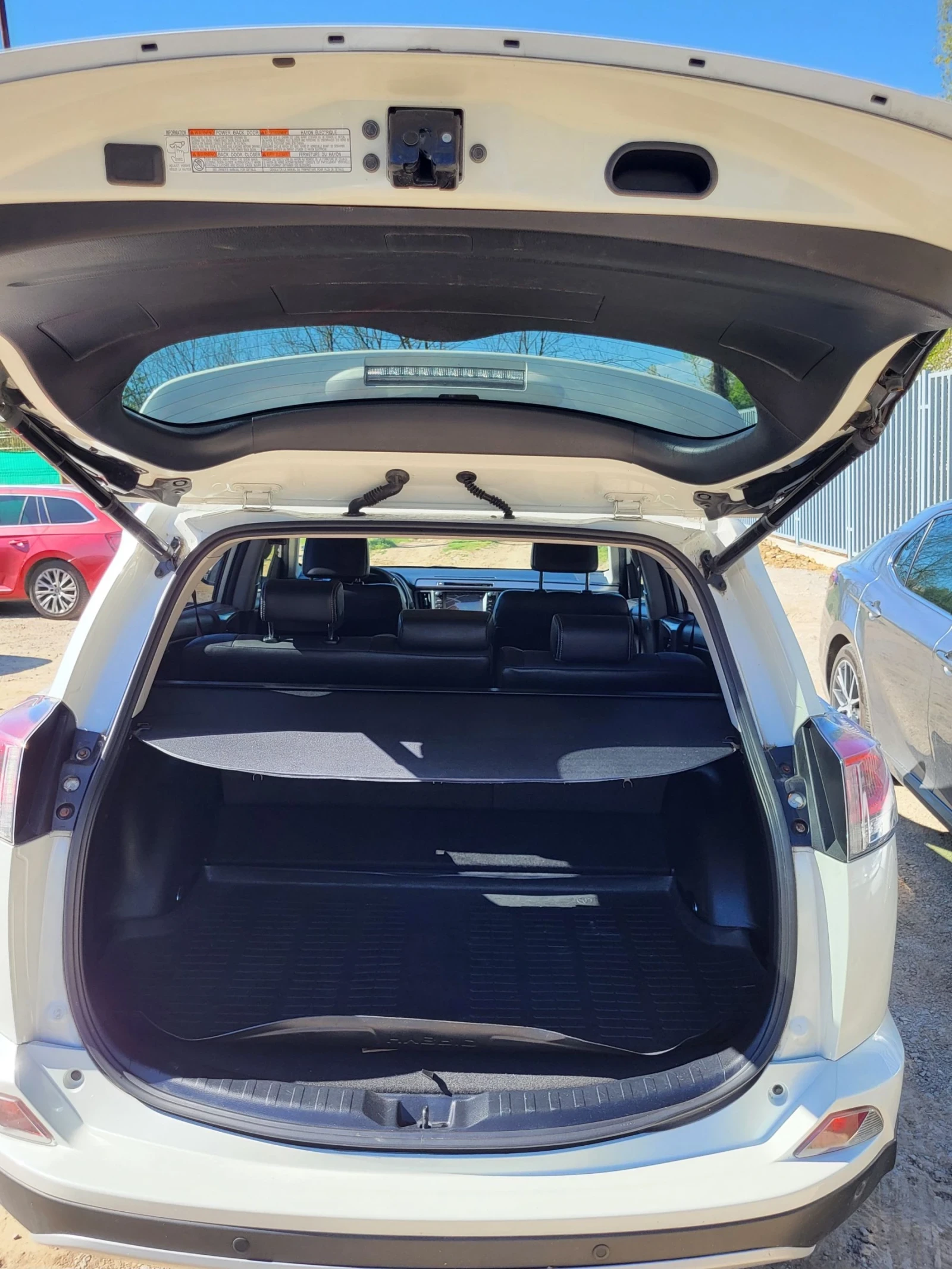 Toyota Rav4, снимка 11 - Автомобили и джипове - 54326154