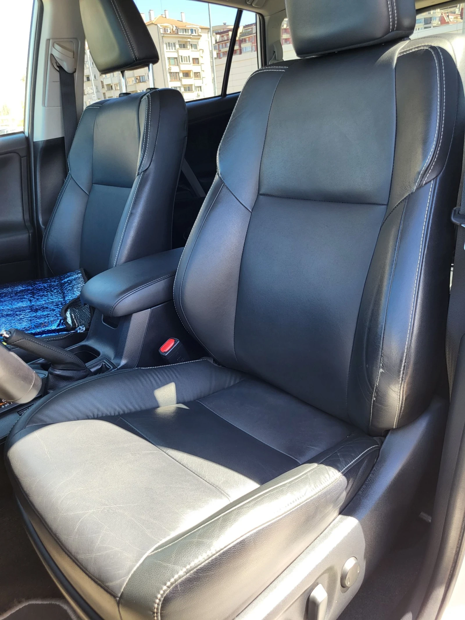 Toyota Rav4, снимка 9 - Автомобили и джипове - 54326154