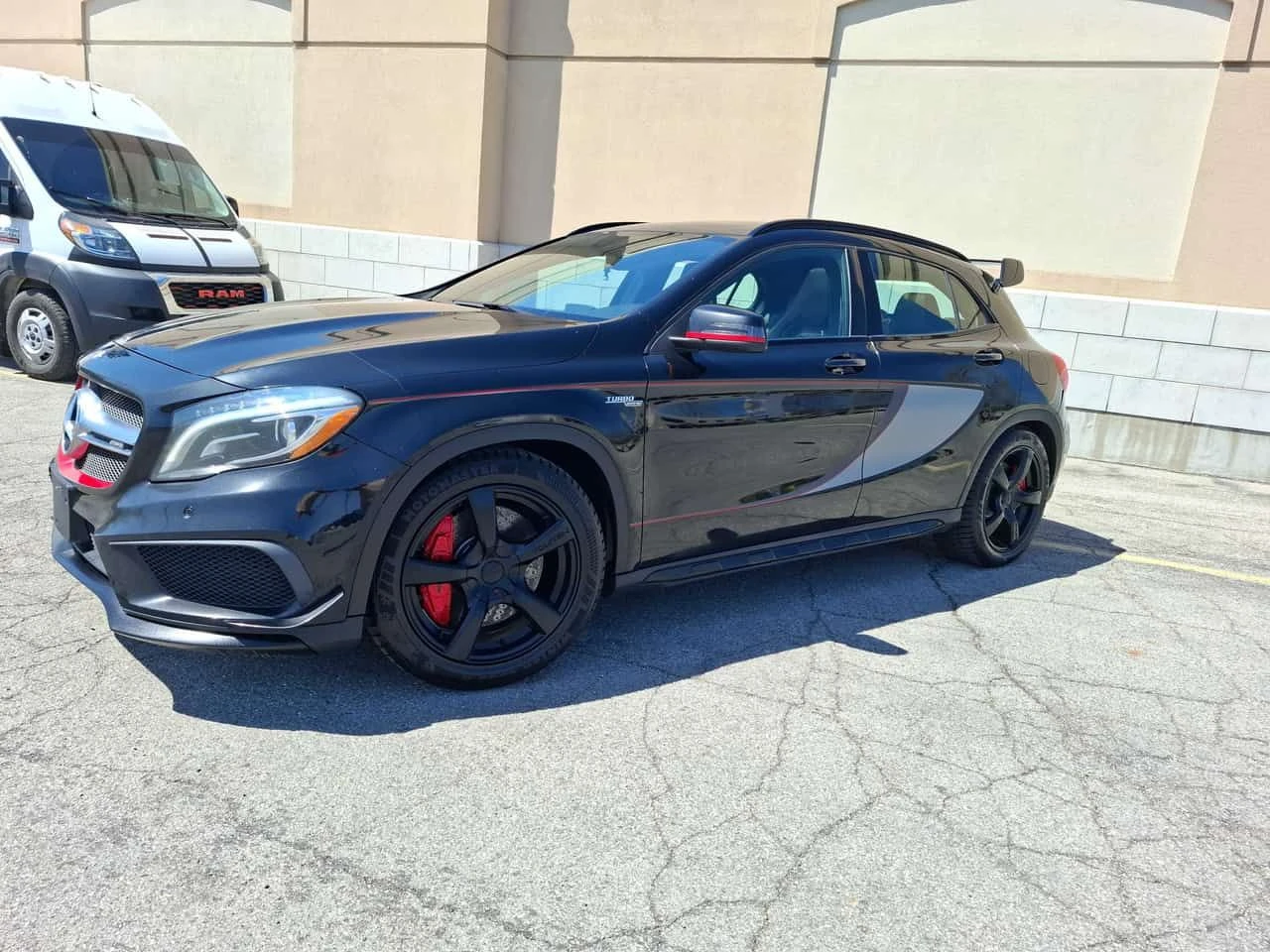 Mercedes-Benz GLA 45 AMG 4MATIC * BUCKET SEATS* AERO PACK* ПАНОРАМА* КАМЕРА, снимка 3 - Автомобили и джипове - 54493075