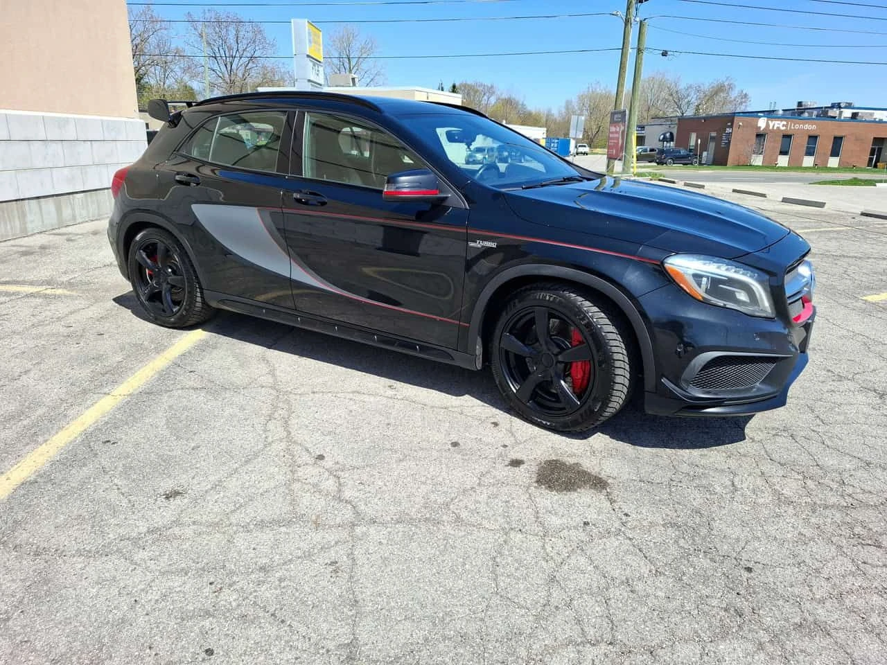 Mercedes-Benz GLA 45 AMG 4MATIC * BUCKET SEATS* AERO PACK* ПАНОРАМА* КАМЕРА, снимка 4 - Автомобили и джипове - 54493075