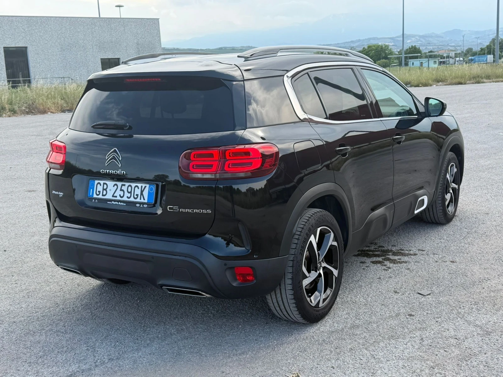 Citroen C5 Aircross LED* NAVI* КАМЕРА* КОЖА* 117000км* 1.5d 131hp, снимка 3 - Автомобили и джипове - 54745501