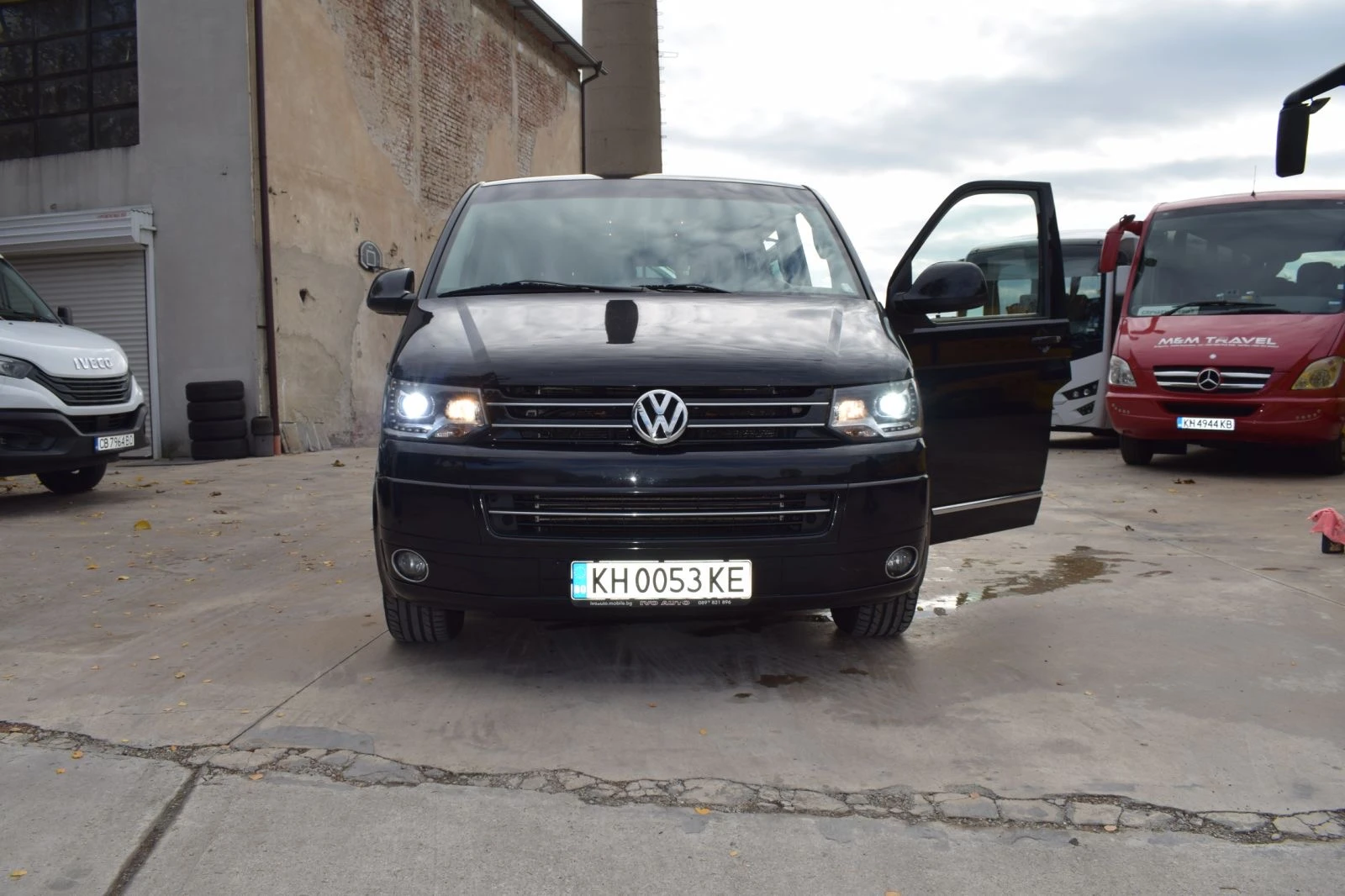 VW Multivan 2.0 TDI 180 к.с, снимка 15 - Бусове и автобуси - 53784896
