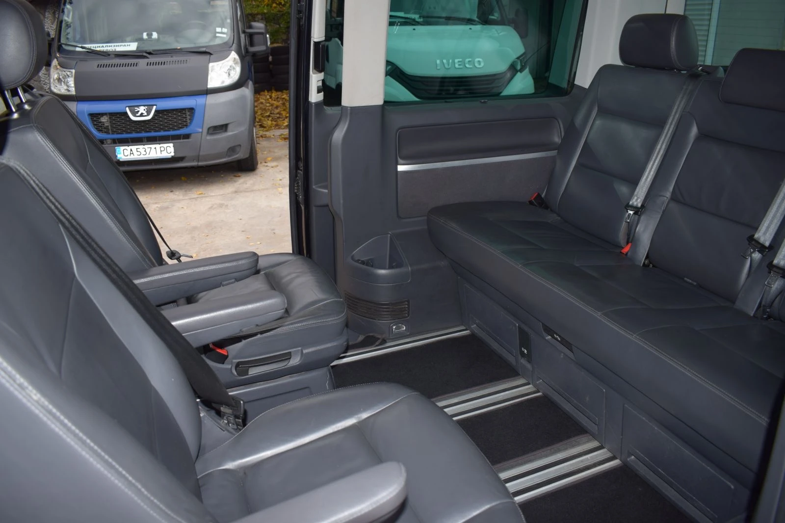 VW Multivan 2.0 TDI 180 к.с, снимка 4 - Бусове и автобуси - 53784896