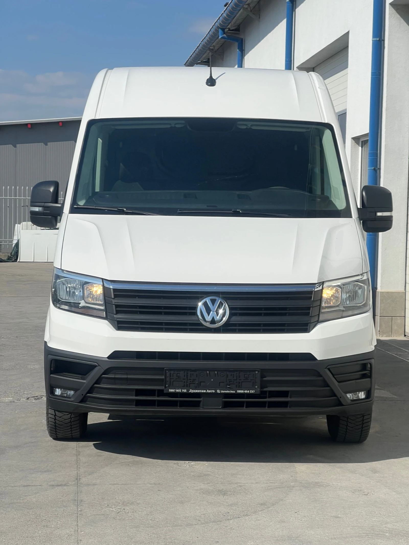 VW Crafter 3 броя / Климатроник / Оригинален вид , снимка 2 - Бусове и автобуси - 53863419