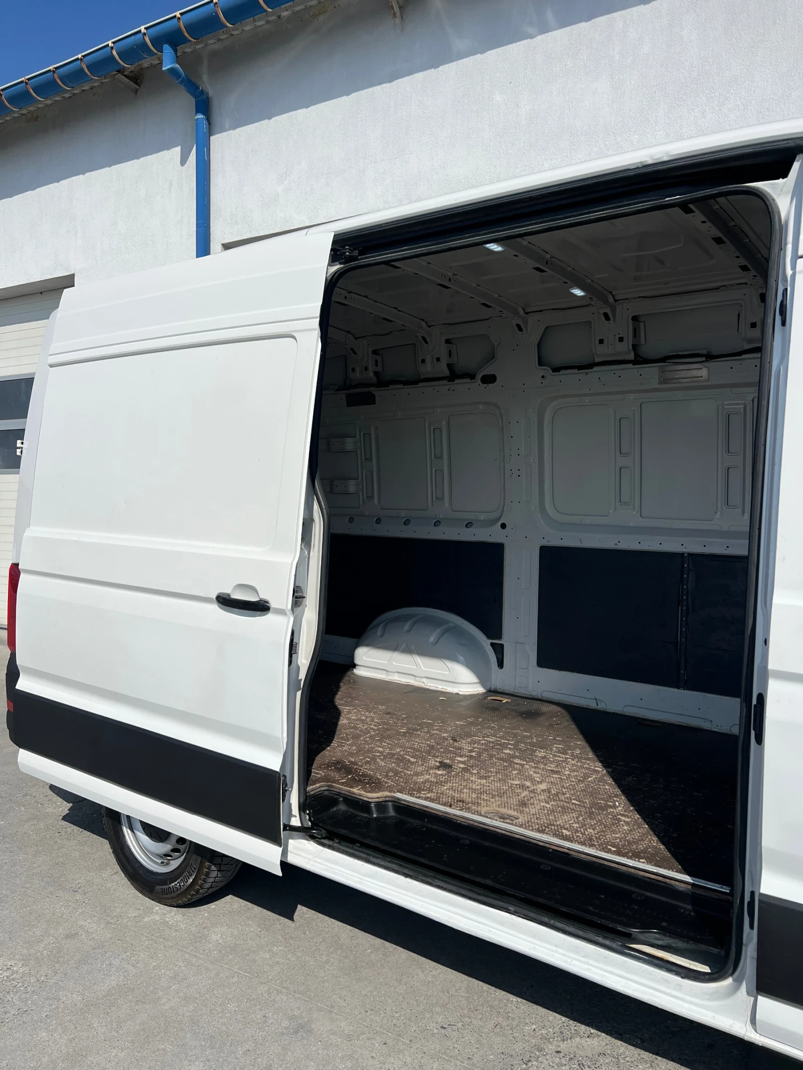 VW Crafter 3 броя / Климатроник / Оригинален вид , снимка 9 - Бусове и автобуси - 53863419