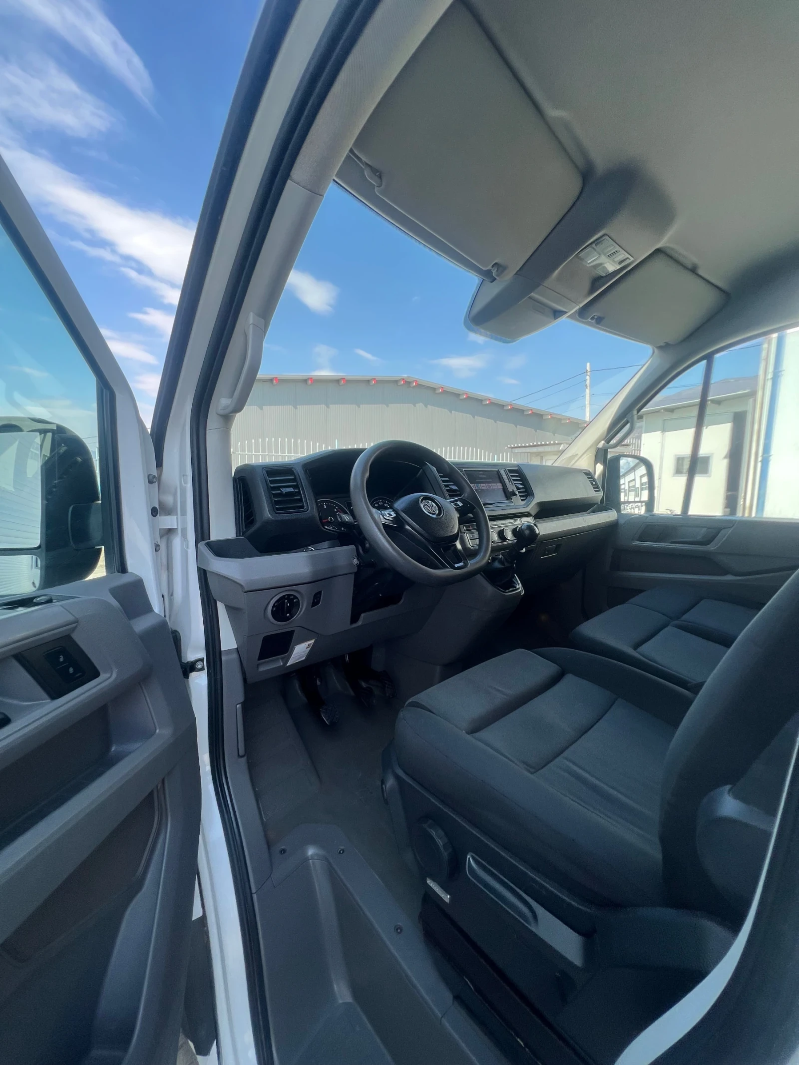 VW Crafter 3 броя / Климатроник / Оригинален вид , снимка 13 - Бусове и автобуси - 53863419