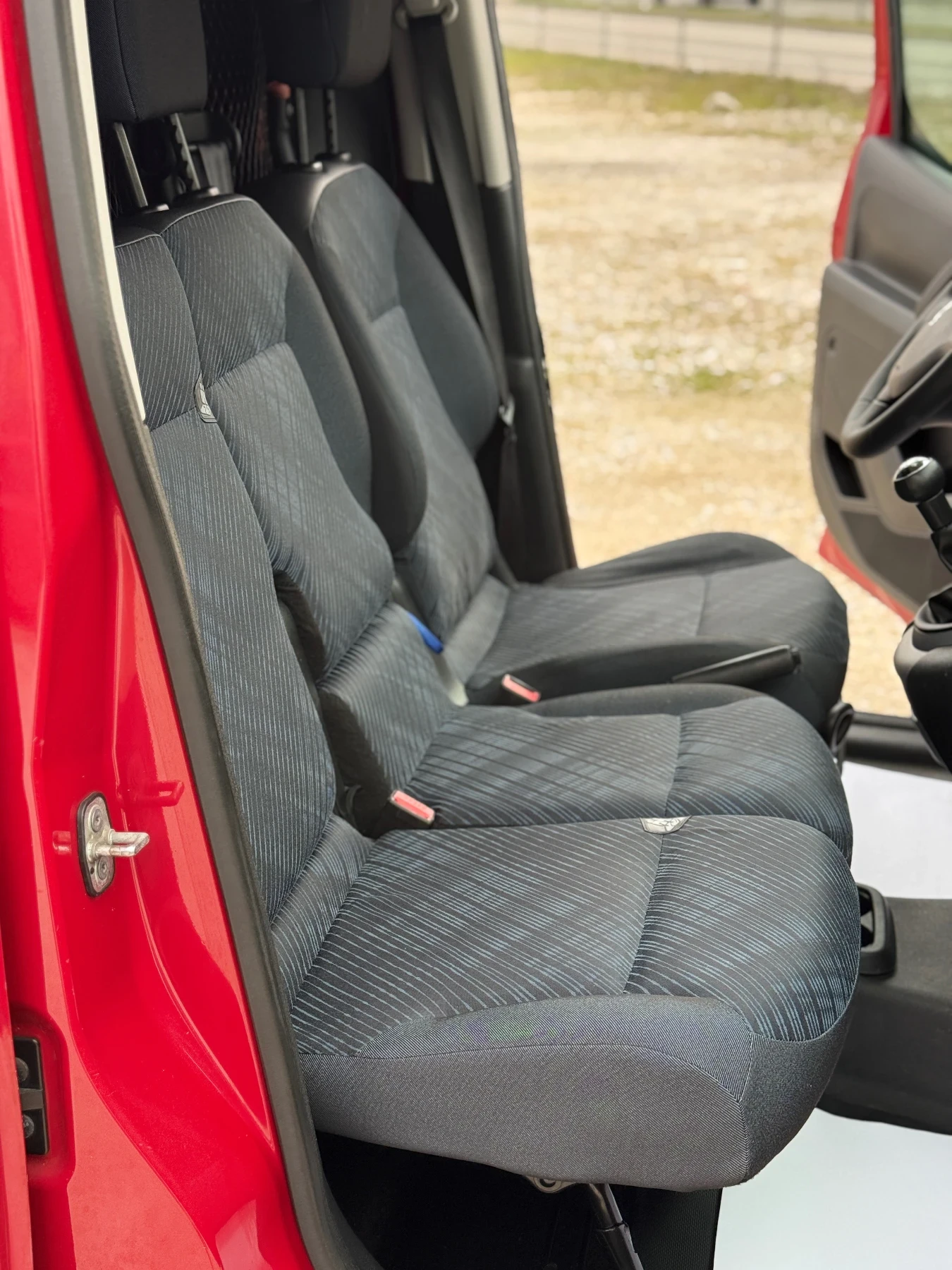 Peugeot Partner 1.6E-HDI* MAXI XXL* КАТО НОВ* РЕГИСТРИРАН* ОБСЛУЖЕ, снимка 10 - Бусове и автобуси - 54047269