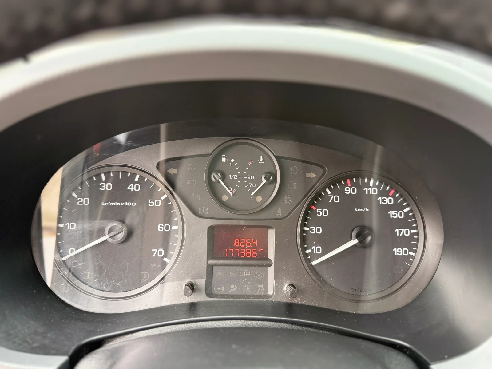 Peugeot Partner 1.6E-HDI* MAXI XXL* КАТО НОВ* РЕГИСТРИРАН* ОБСЛУЖЕ, снимка 13 - Бусове и автобуси - 54047269