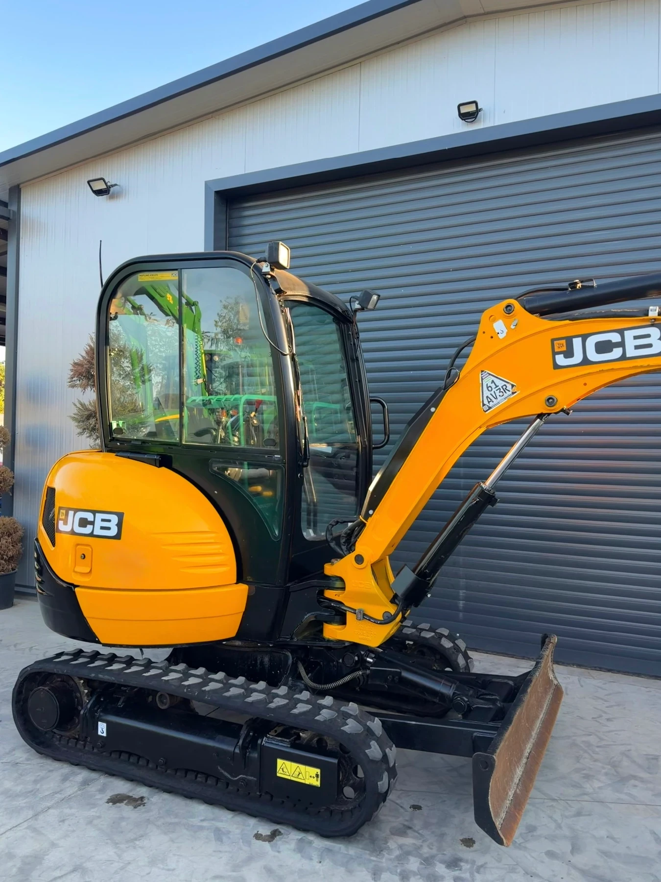 Багер JCB 8026 2.9т Перфектен, снимка 3 - Индустриална техника - 56298379