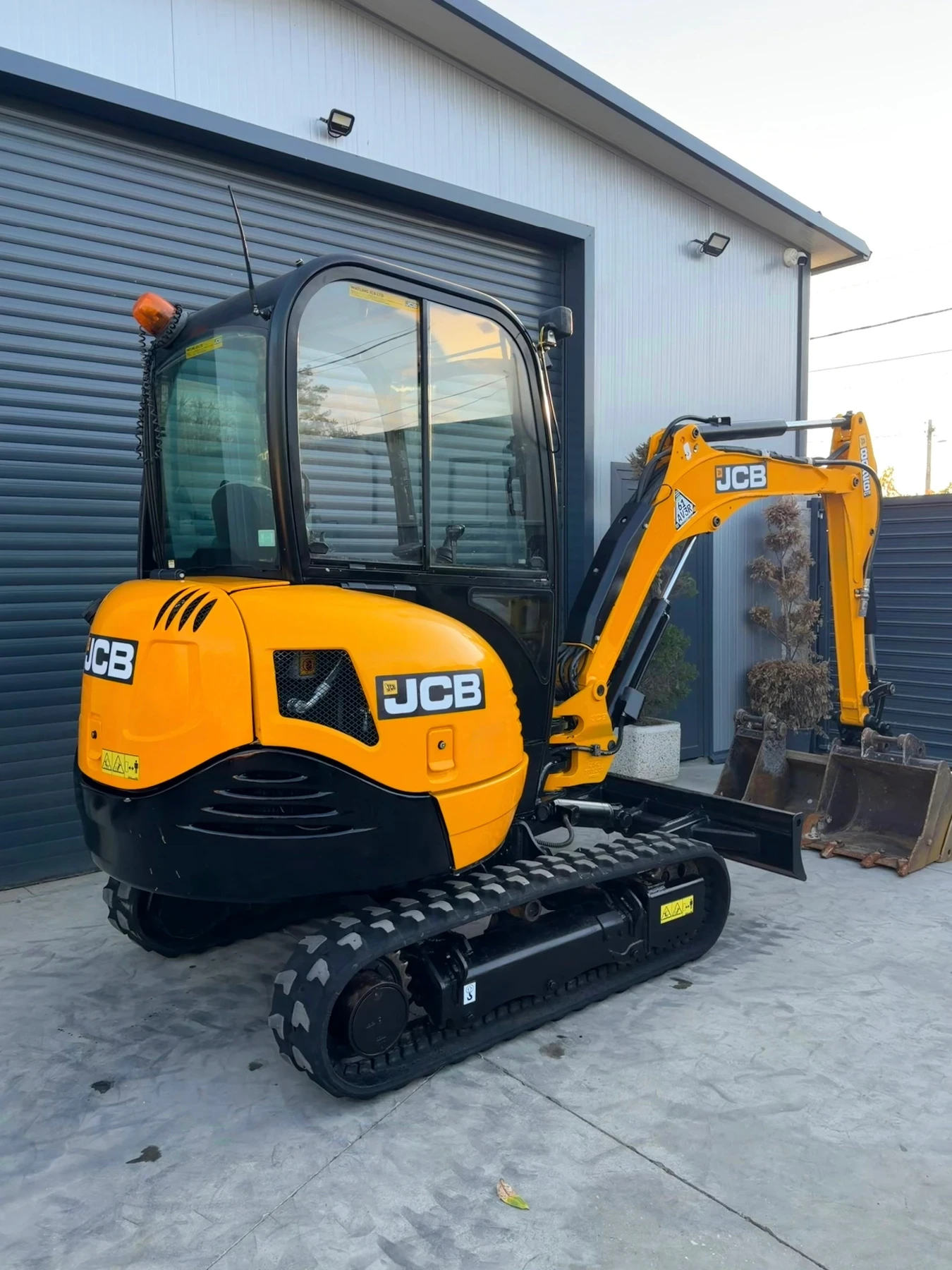 Багер JCB 8026 2.9т Перфектен, снимка 7 - Индустриална техника - 56298379