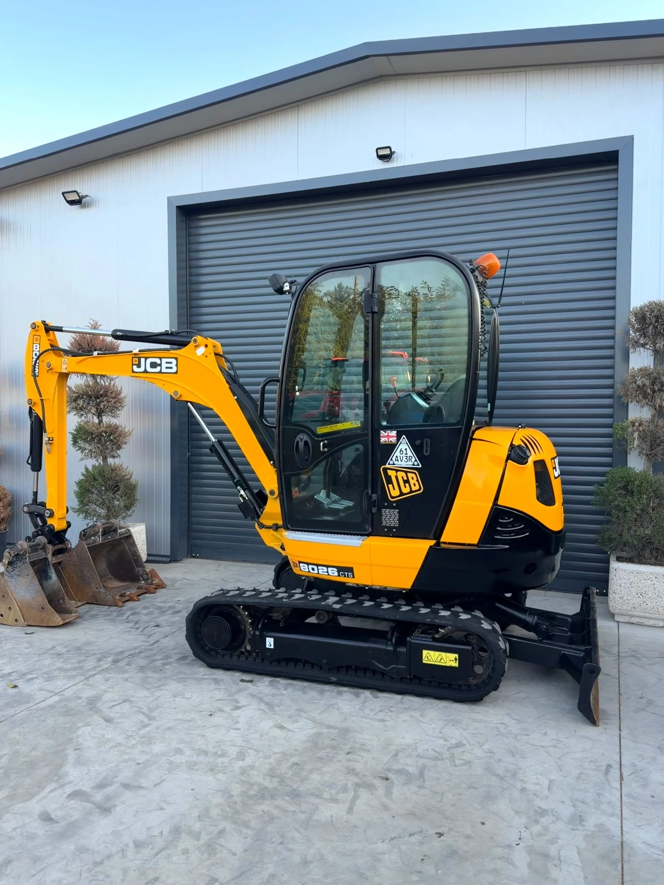 Багер JCB 8026 2.9т Перфектен, снимка 11 - Индустриална техника - 56298379