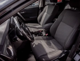 Toyota Auris 1.6 бензин ТОП! С ГАРАНЦИЯ! , снимка 9