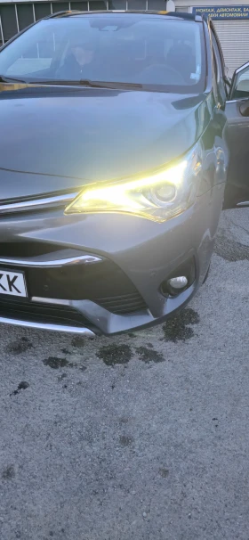 Toyota Avensis 2.0 i НОВА, снимка 12