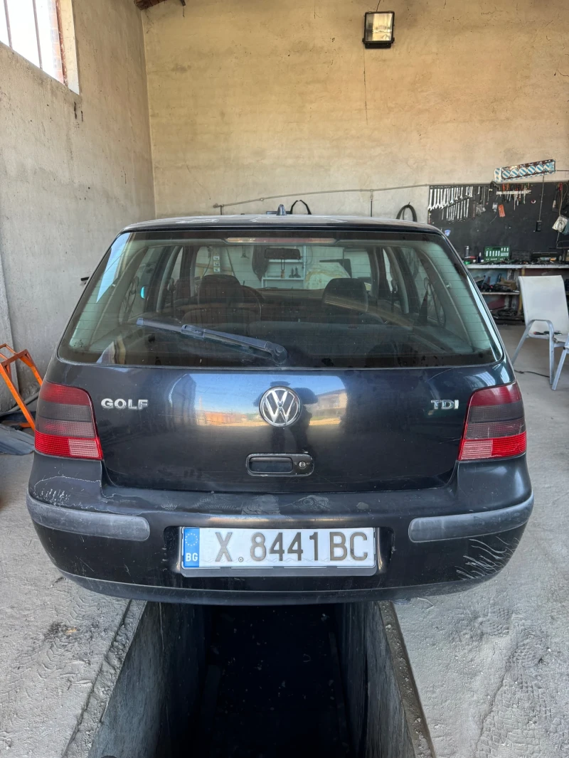 VW Golf, снимка 1 - Автомобили и джипове - 47384398