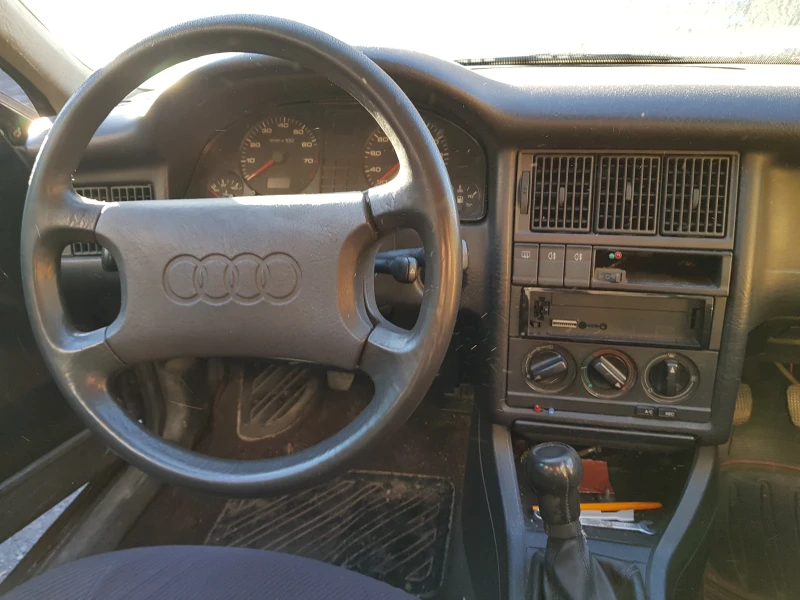 Audi 80 1, 8s с газ, снимка 3 - Автомобили и джипове - 47473347