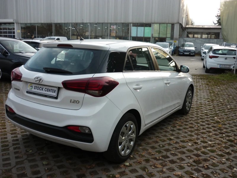 Hyundai I20 1.2i 85 к.с 5 бр, снимка 5 - Автомобили и джипове - 48015078