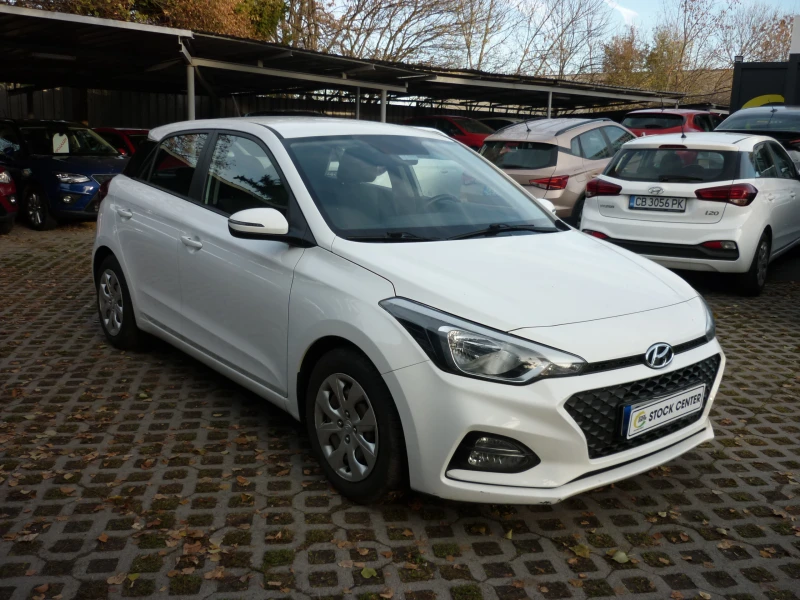 Hyundai I20 1.2i 85 к.с 5 бр, снимка 3 - Автомобили и джипове - 48015078