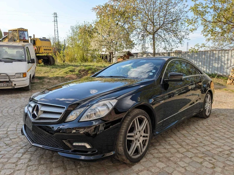 Mercedes-Benz E 220, снимка 1 - Автомобили и джипове - 49133515