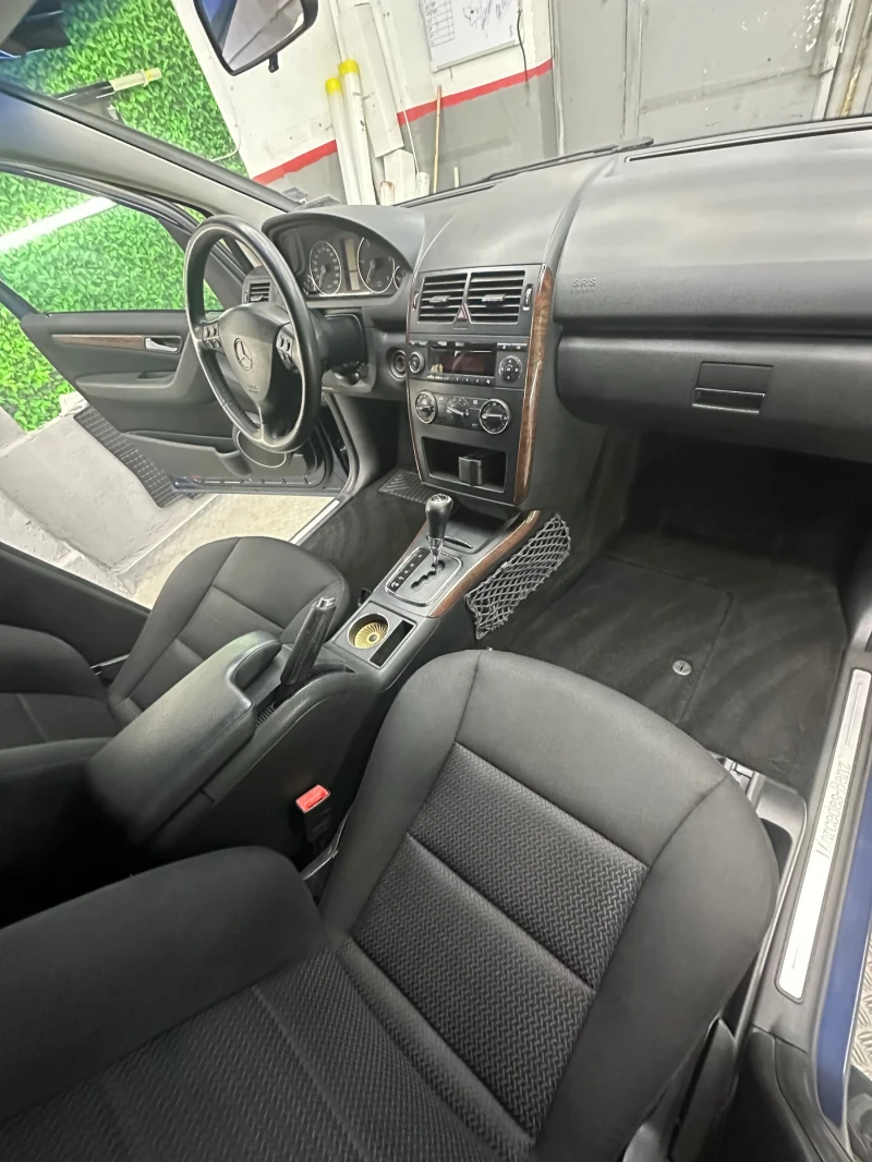 Mercedes-Benz 180 Автоматик реални км, снимка 8 - Автомобили и джипове - 49171600