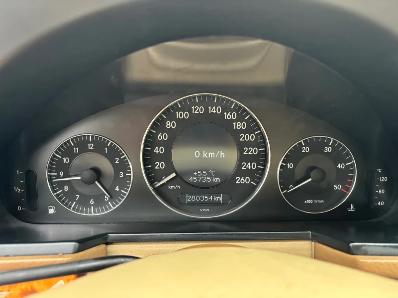 Mercedes-Benz E 220 2.2 CDI, снимка 13 - Автомобили и джипове - 49315669