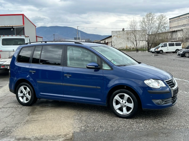 VW Touran 1.9TDI 105ps DSG Facelift 7местен , снимка 7 - Автомобили и джипове - 49535942