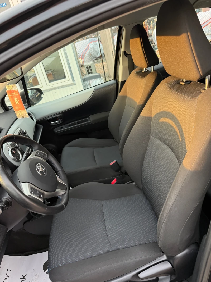 Toyota Yaris 1.5i Автомат Hybrid Швейцария, снимка 9 - Автомобили и джипове - 50583250