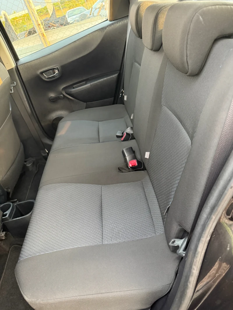 Toyota Yaris 1.5i Автомат Hybrid Швейцария, снимка 10 - Автомобили и джипове - 50583250