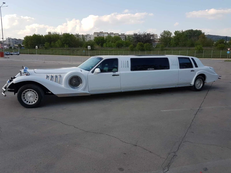 Lincoln Town car Ретро Лимузина / Възможен Бартер/, снимка 3 - Автомобили и джипове - 52727271