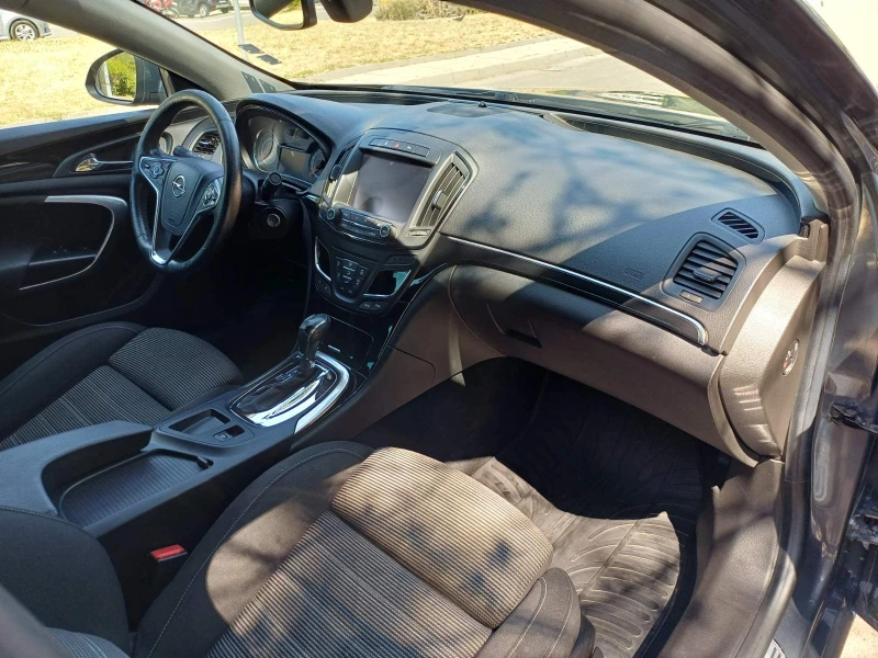 Opel Insignia 2.0CDTI Facelift, снимка 13 - Автомобили и джипове - 52116605