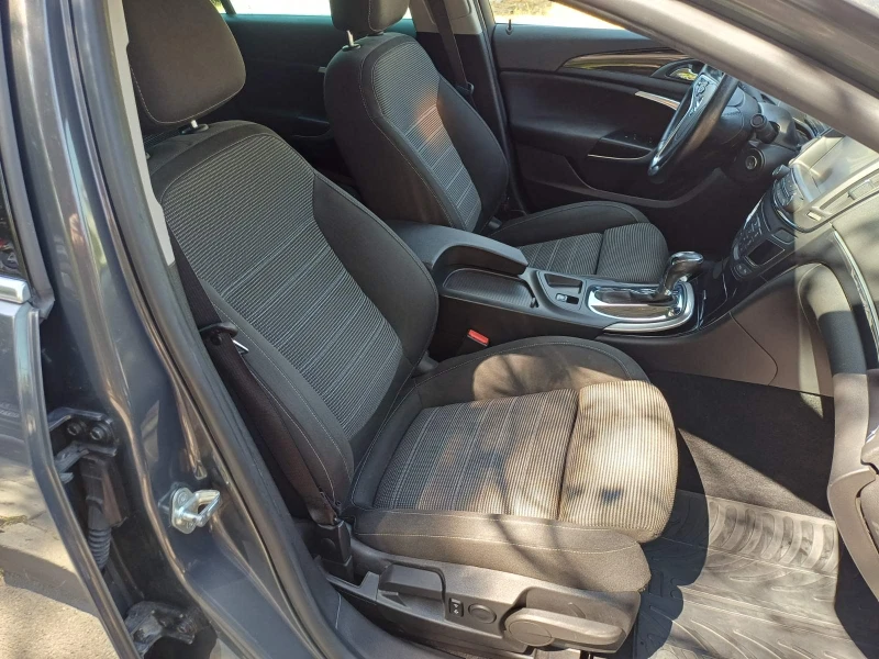 Opel Insignia 2.0CDTI Facelift, снимка 14 - Автомобили и джипове - 52116605