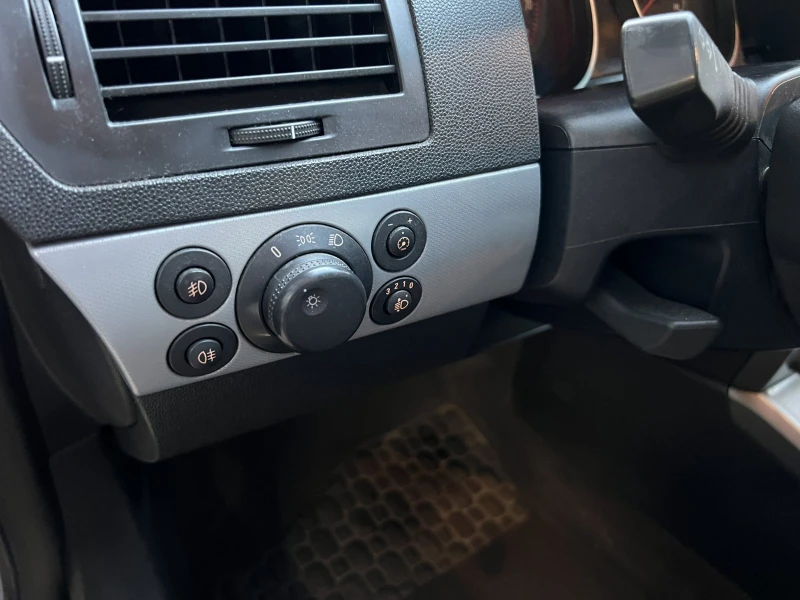 Opel Astra 1.6 TWINPORT, снимка 14 - Автомобили и джипове - 52194638