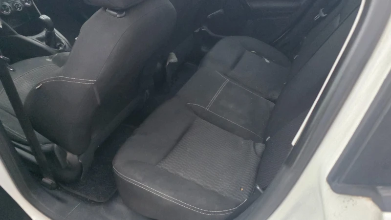 Peugeot 208 1.6hdi, снимка 10 - Автомобили и джипове - 53181533