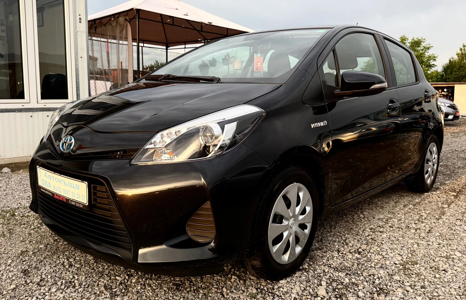Toyota Yaris 1.5i Автомат Hybrid Швейцария, снимка 1