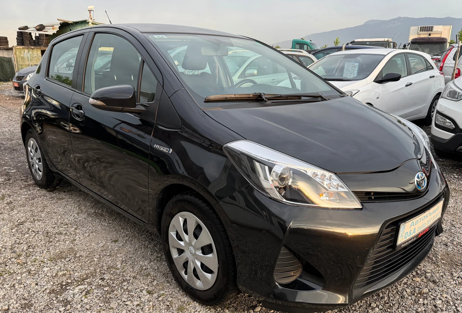 Toyota Yaris 1.5i Автомат Hybrid Швейцария, снимка 1