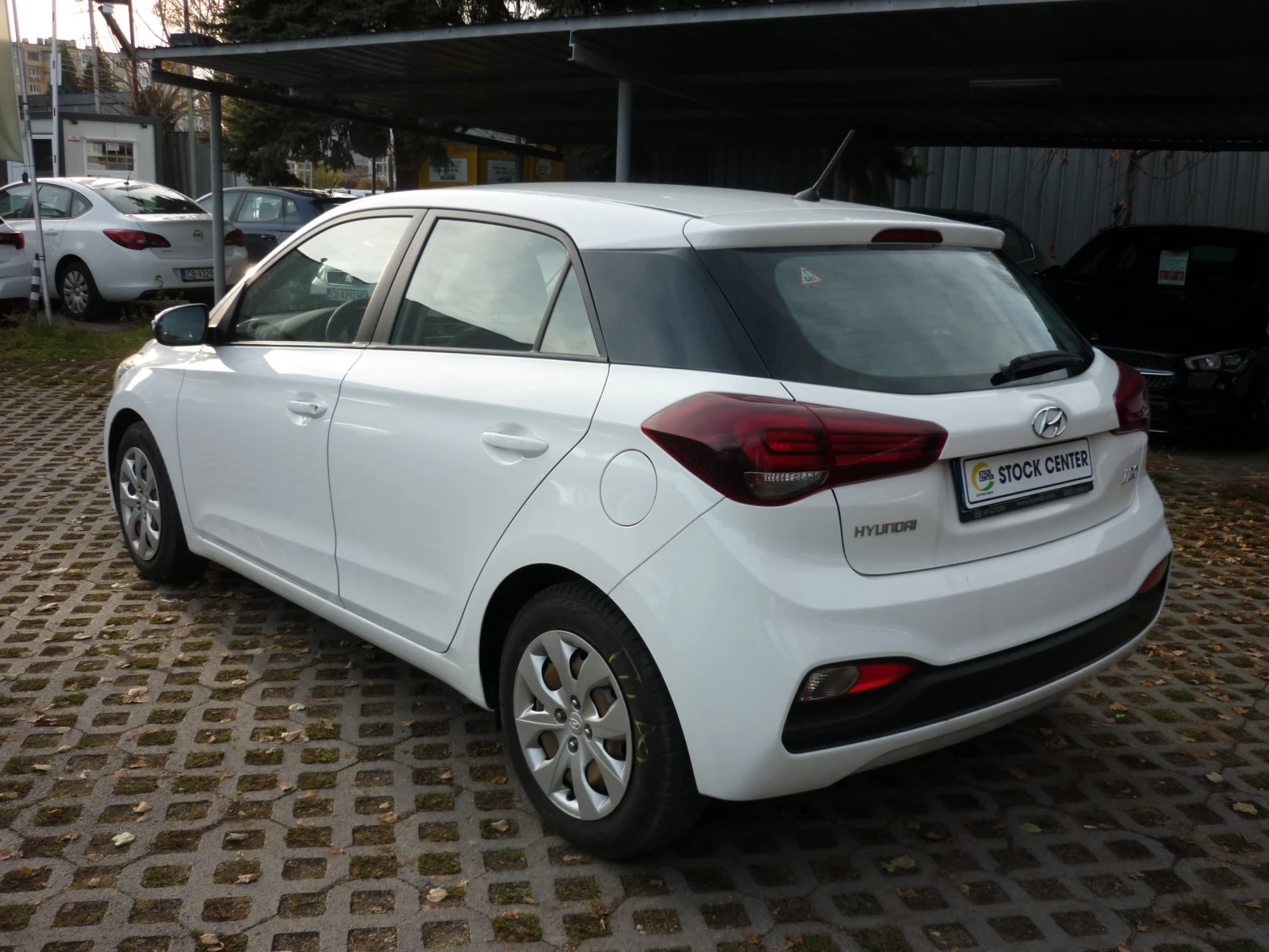 Hyundai I20 1.2i 85 к.с 5 бр - изображение 7