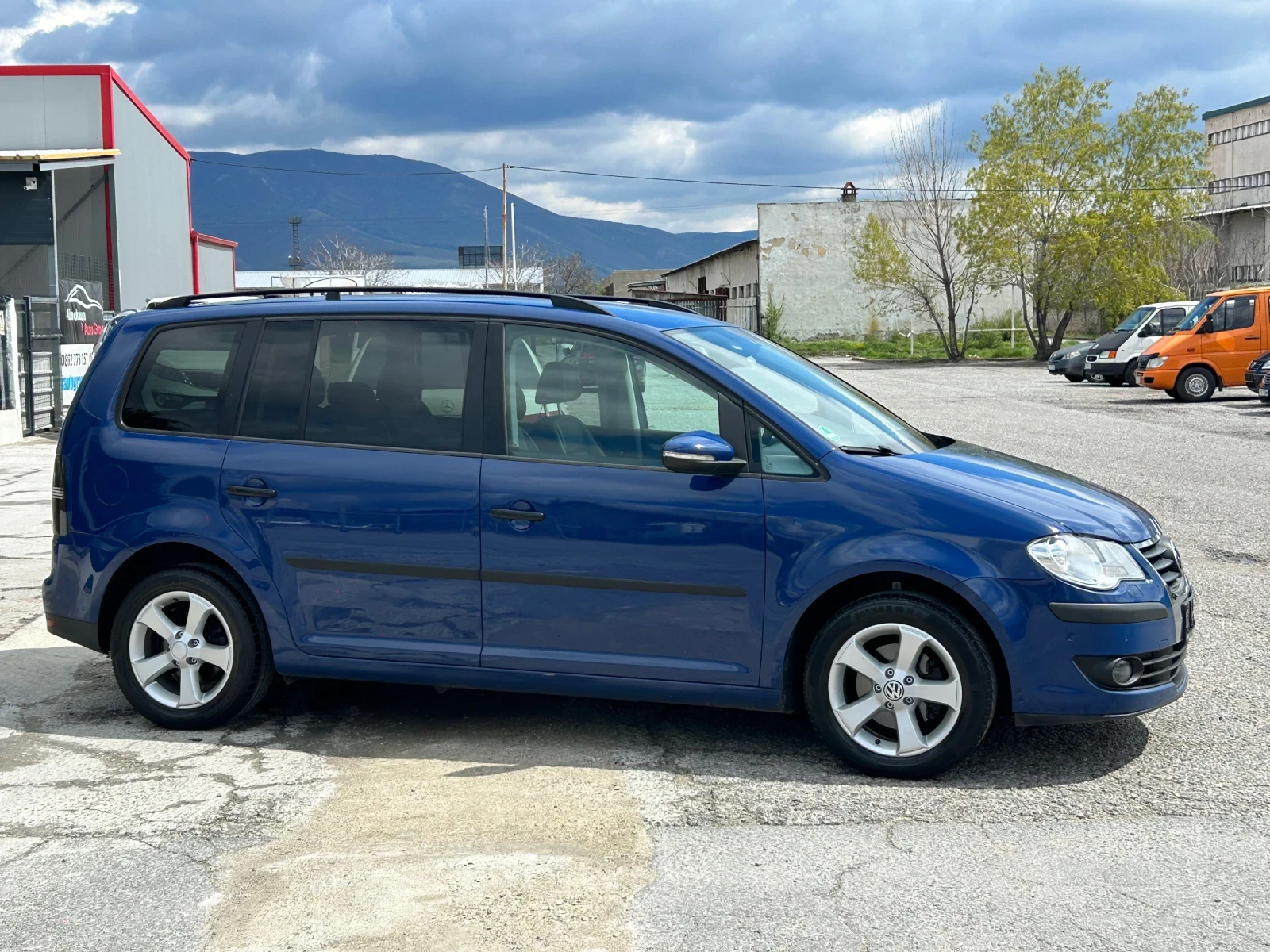 VW Touran 1.9TDI 105ps DSG Facelift 7местен  - изображение 5