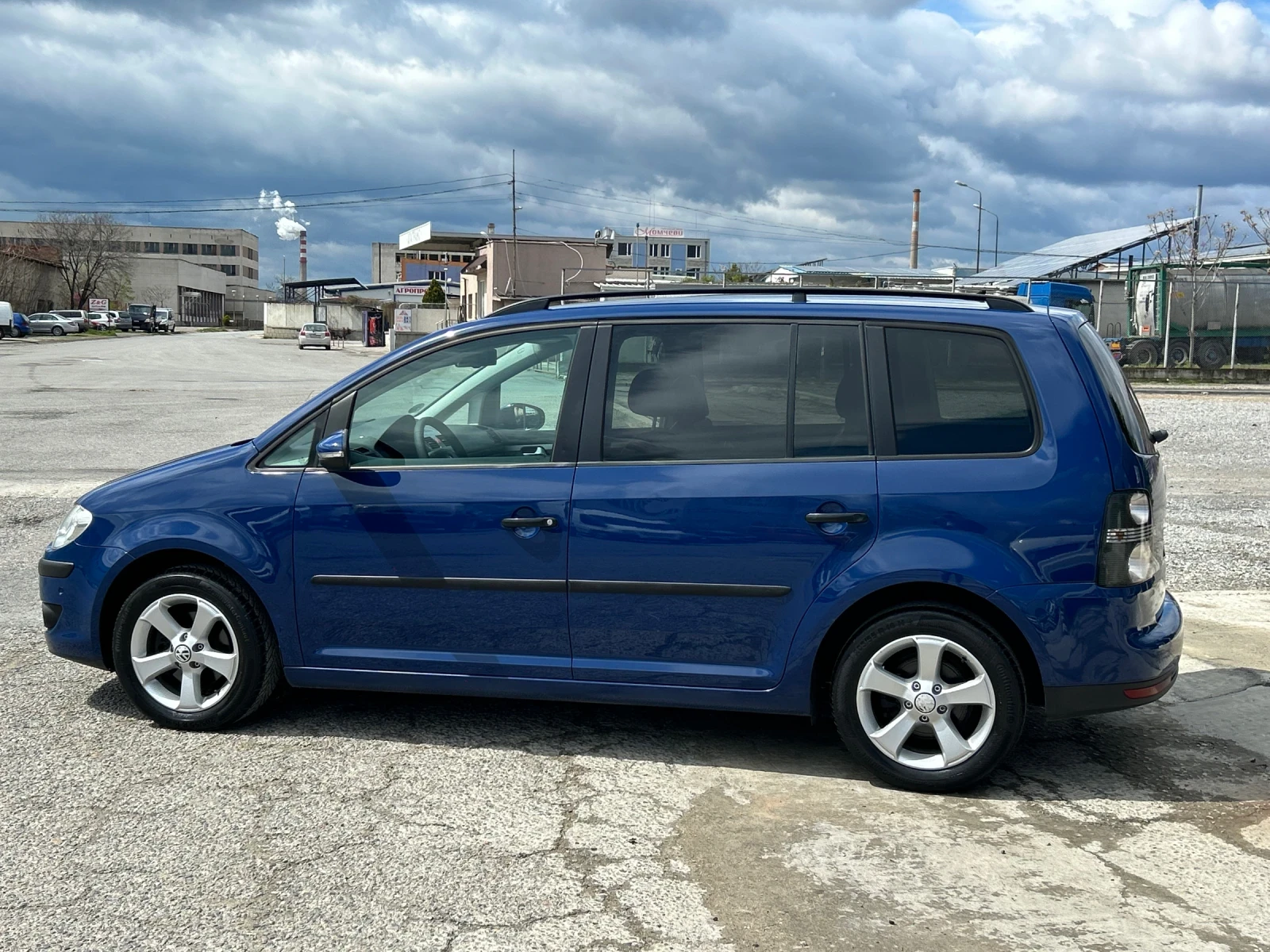 VW Touran 1.9TDI 105ps DSG Facelift 7местен  - изображение 7