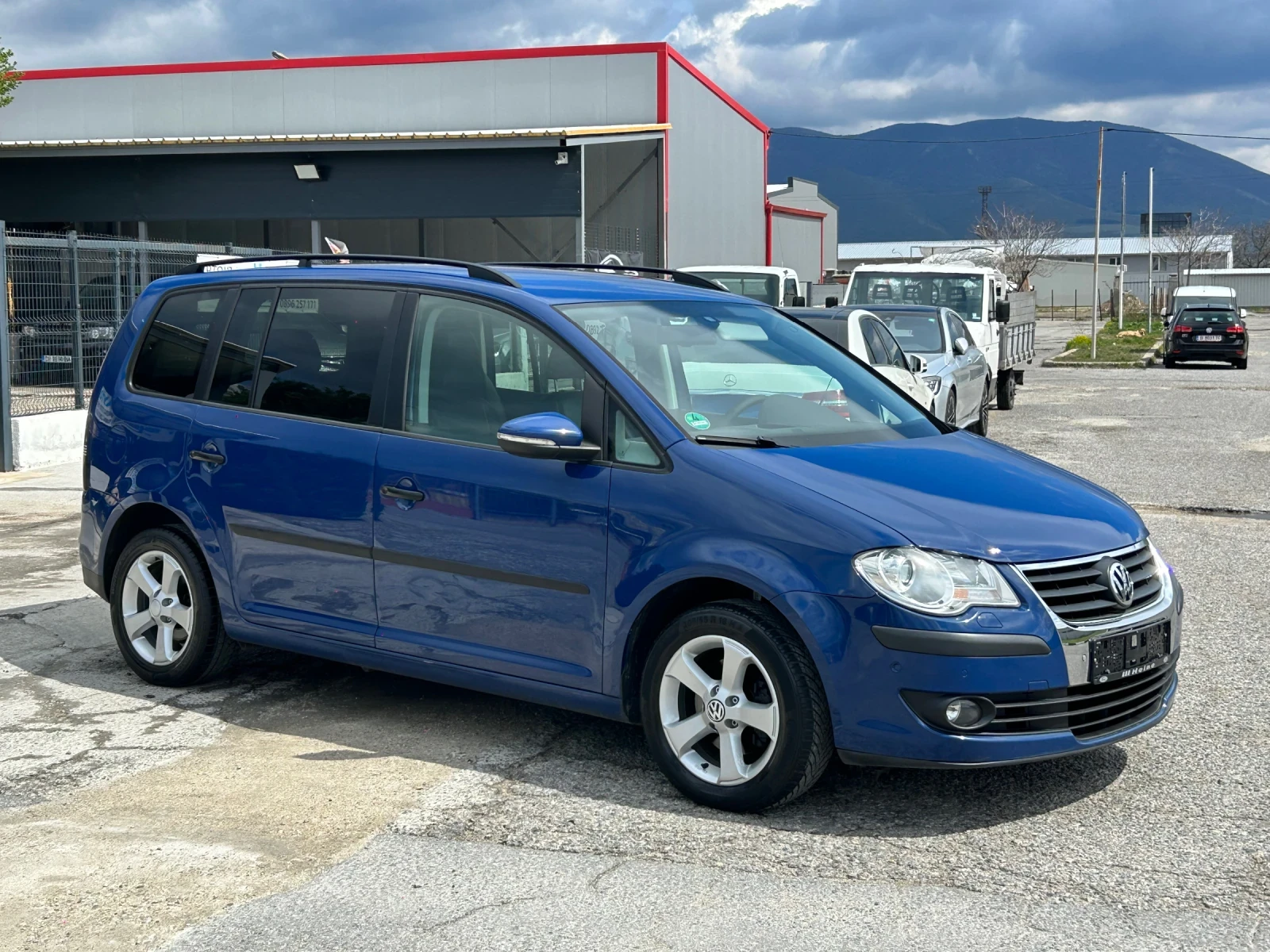 VW Touran 1.9TDI 105ps DSG Facelift 7местен  - изображение 4