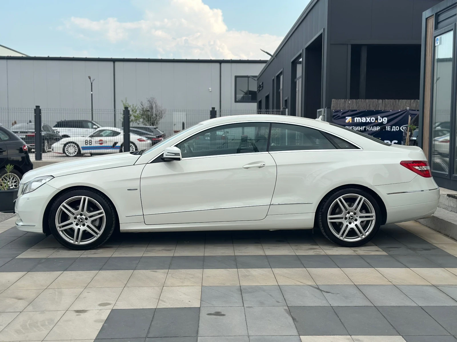 Mercedes-Benz E 220 * АВТОМАТИК* AMG*  - изображение 6