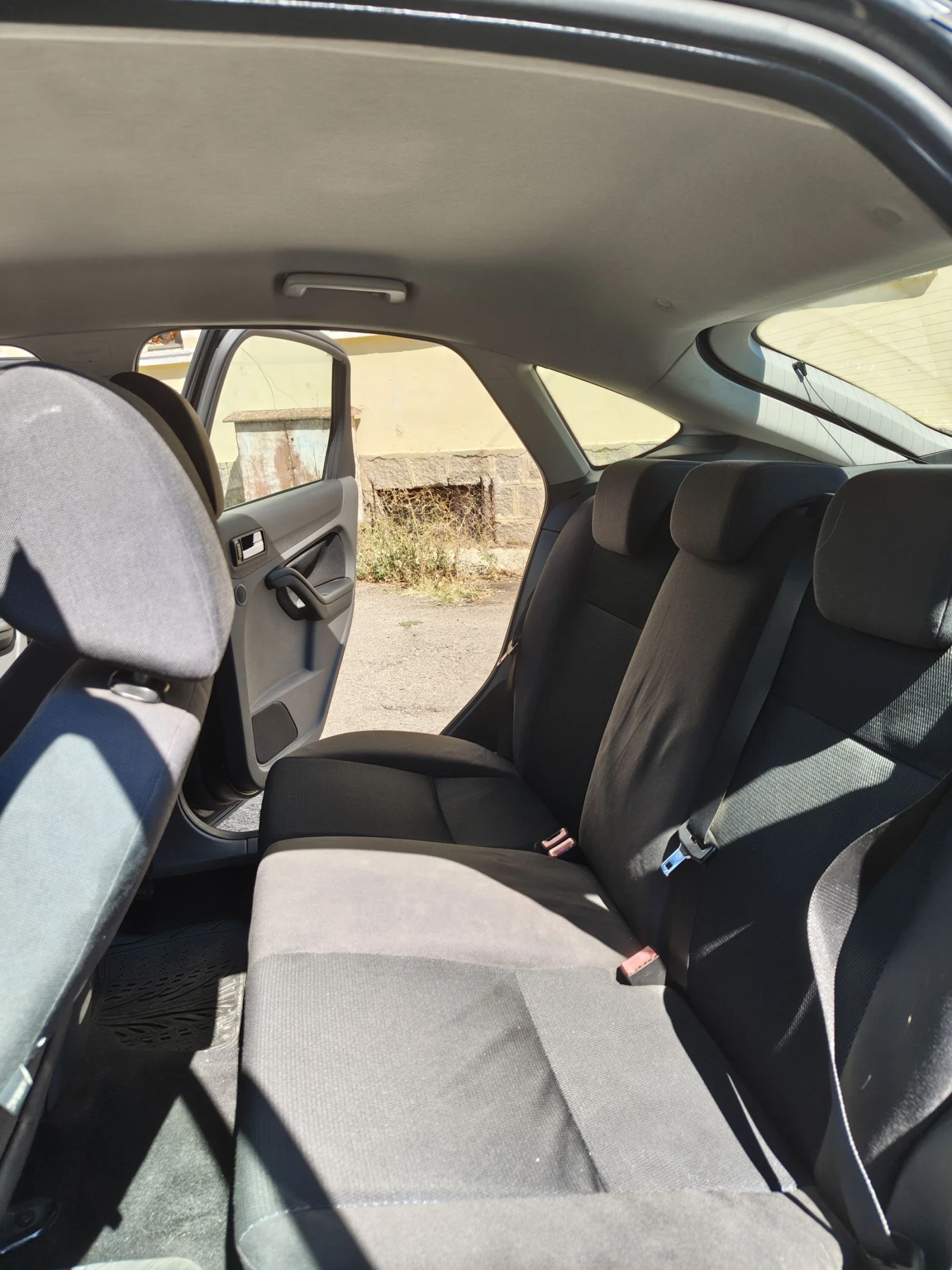 Ford Focus 2.0 TDCi - изображение 10