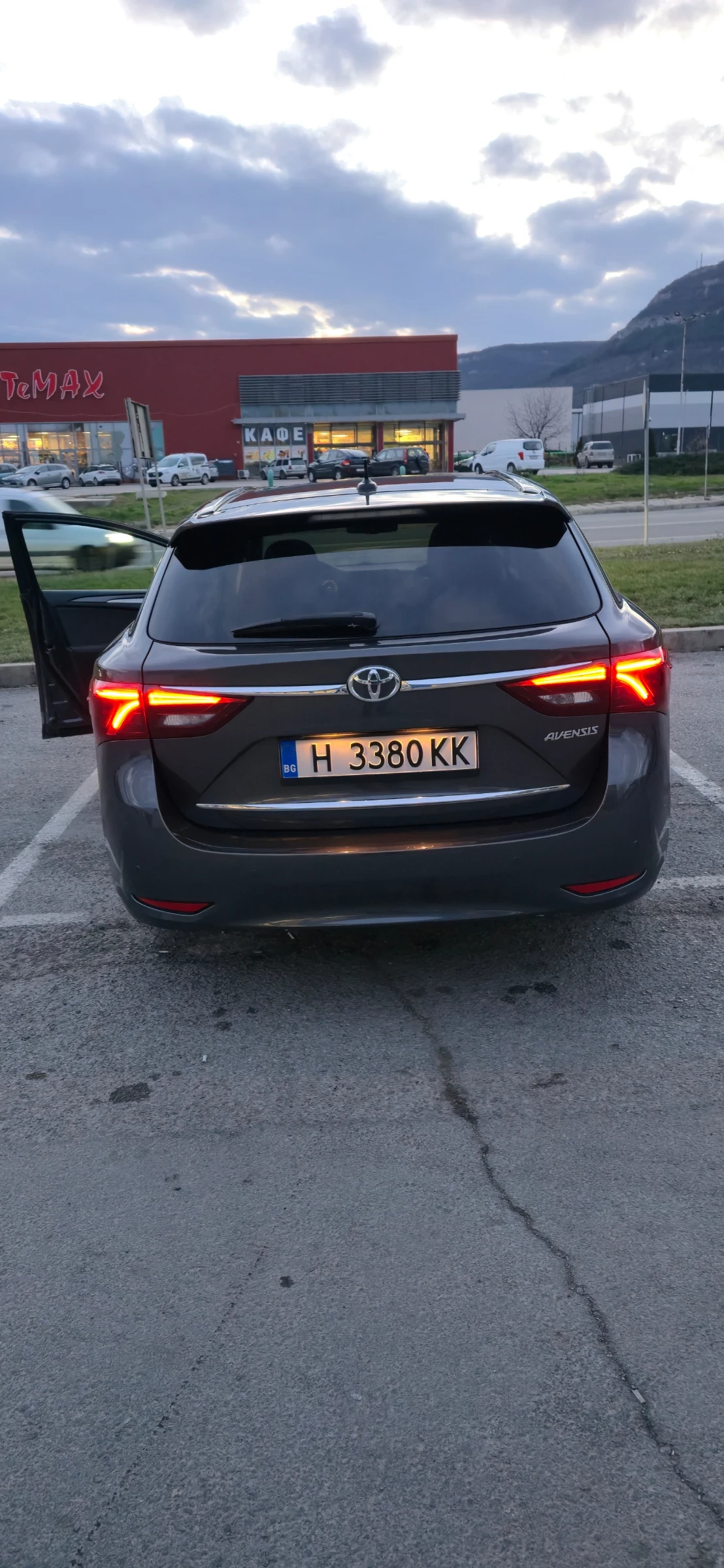 Toyota Avensis 2.0 i ���� | Mobile.bg � ����������� 13