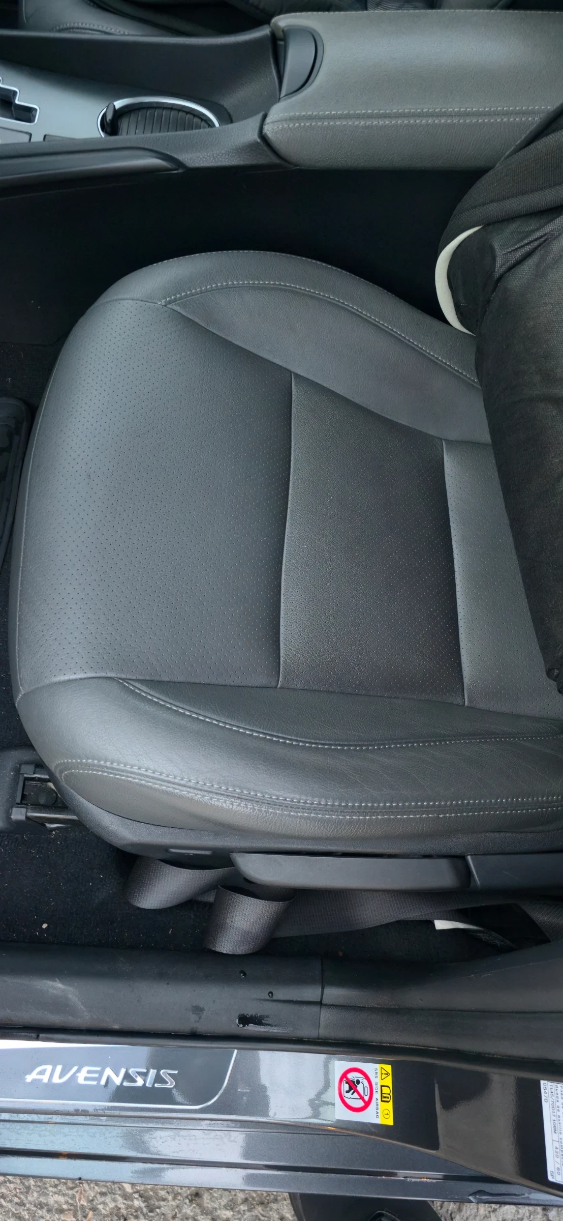 Toyota Avensis 2.0 i НОВА - изображение 4